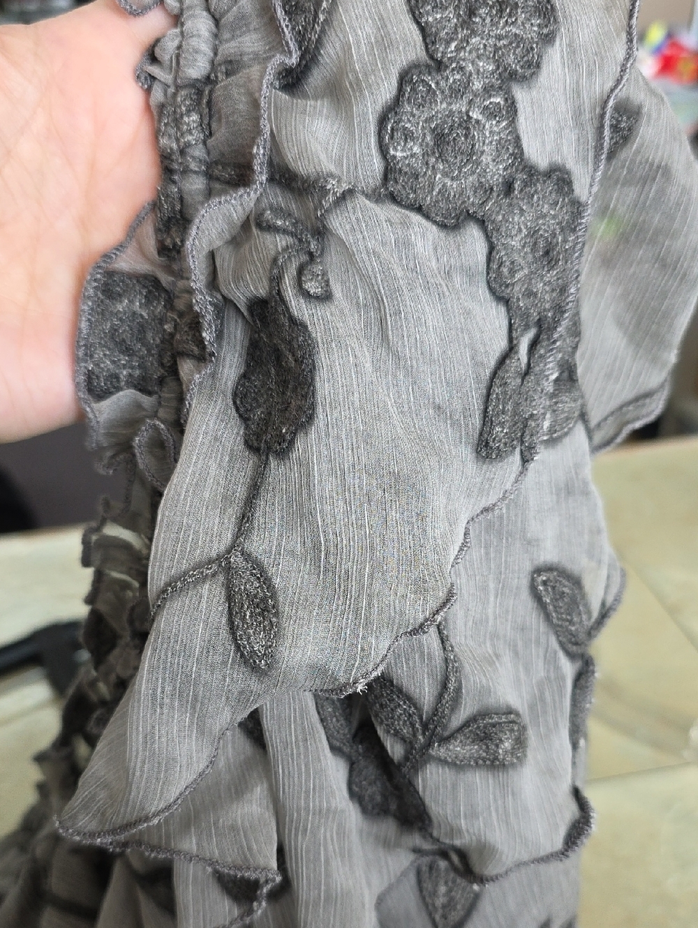 One-Shoulder Ruffled Floral Blouse Small - Picture 5 of 5